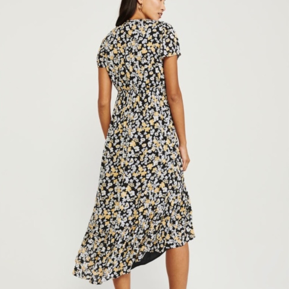 NWT $88 Abercrombie & Fitch Ruffle Hem Midi Dress in Black/Yellow/Floral in XS! - Picture 2 of 5